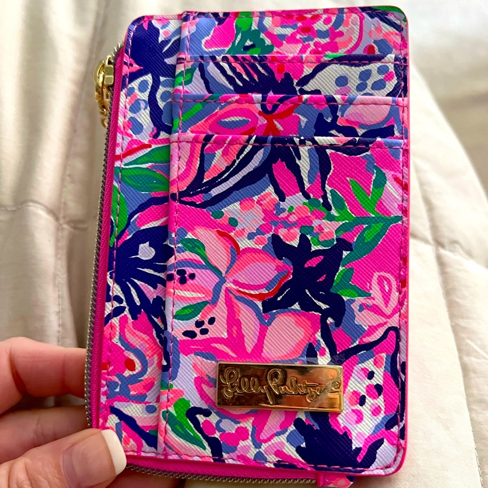 Lilly Pulitzer Brand new! Small wallet. Gorgeous hot pink pattern!